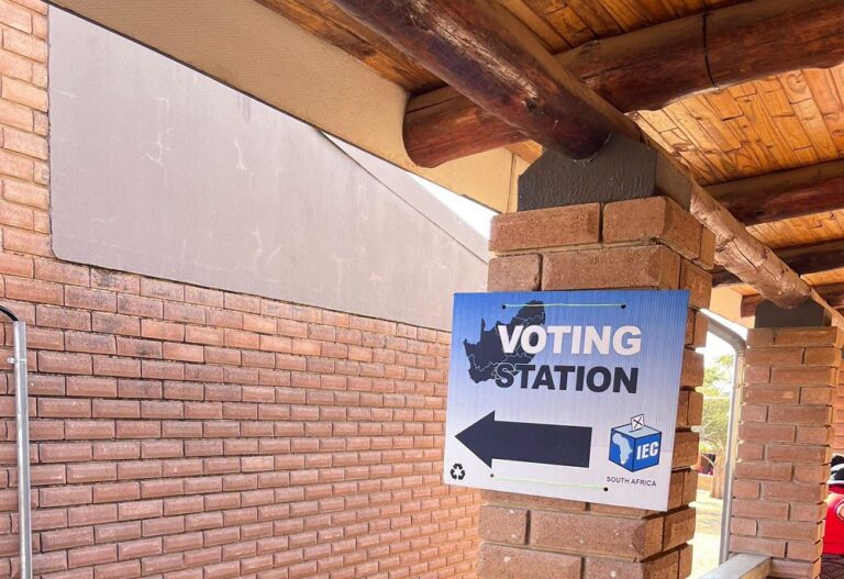 Direction board to a voting station.